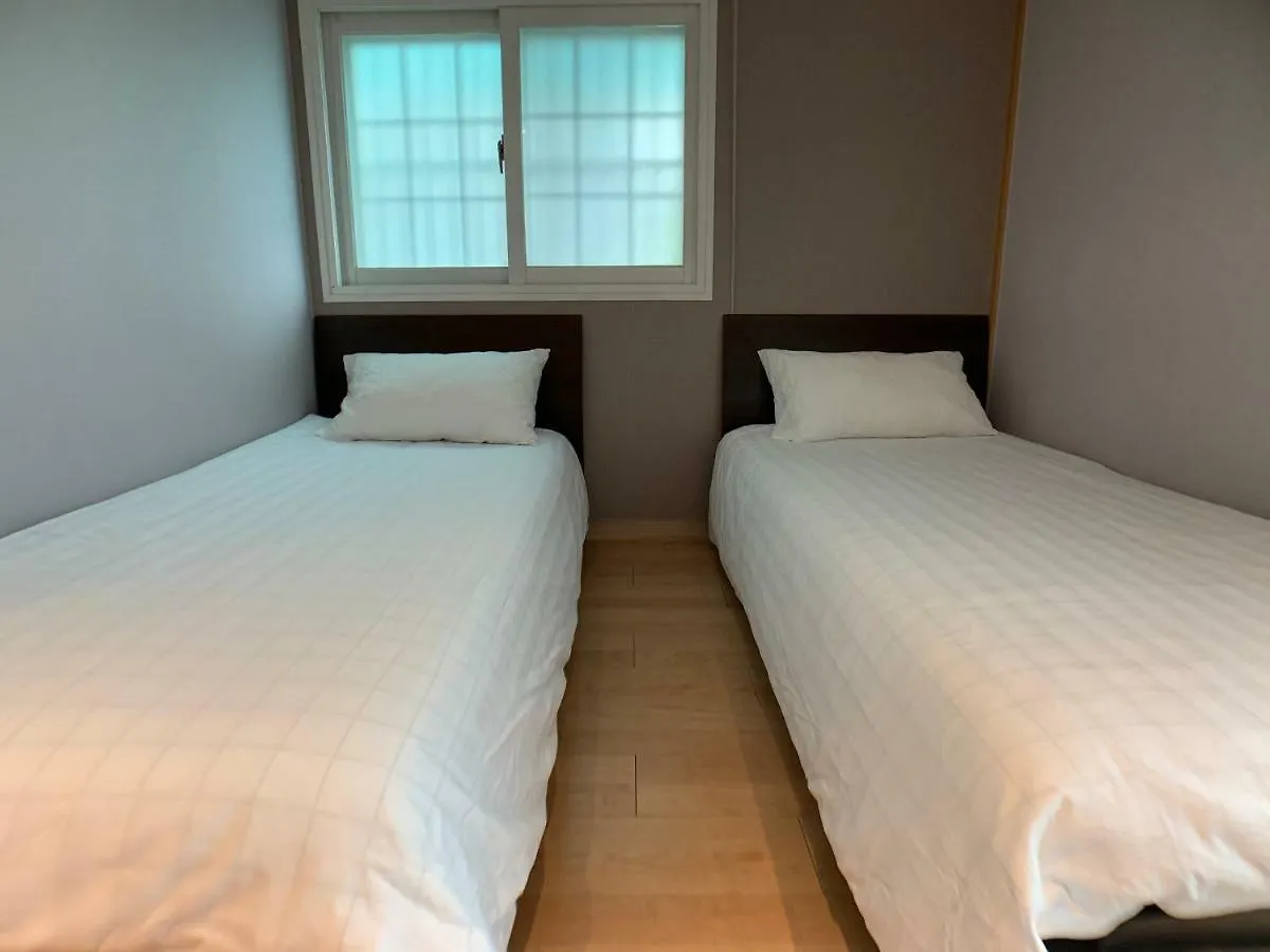 J-Honor Guesthouse Seoul 2*,